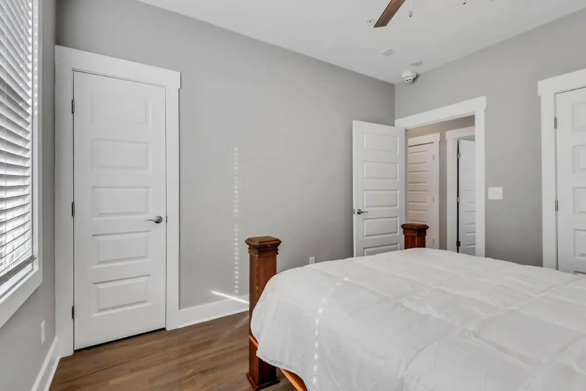 Modern Nations Condo - Walkable - 5 Mi Downtown Νάσβιλ