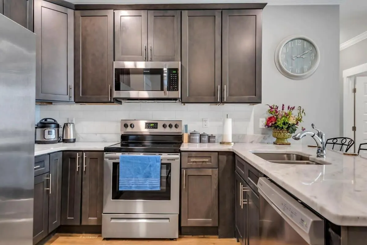Modern Nations Condo - Walkable - 5 Mi Downtown Nashville 0*,  United States