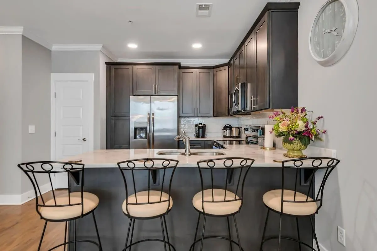 Modern Nations Condo - Walkable - 5 Mi Downtown Nashville Holiday home